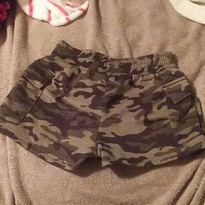 Rue 21 camo shorts